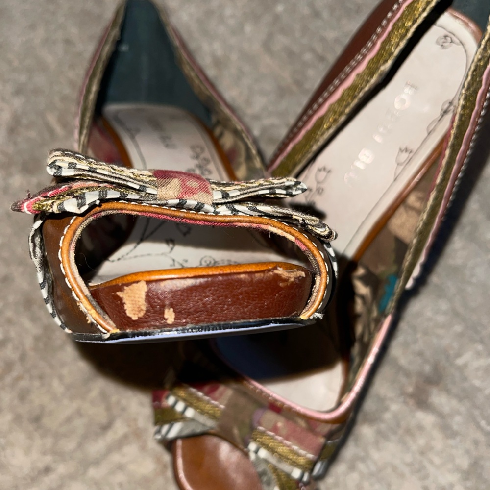 ๐๐๐๐๐ ๐๐๐ ๐๐๐๐ ๐ก๐๐ Retro-Inspired Heels - Picture 14 of 16